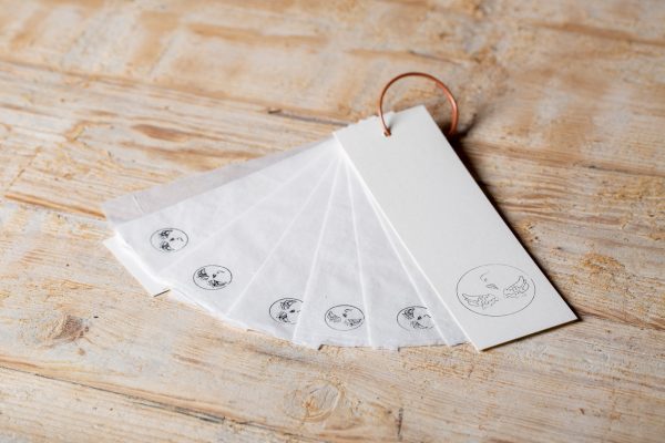 Carnet de coupons en papier de soie par l'Atelier Jour de Lune